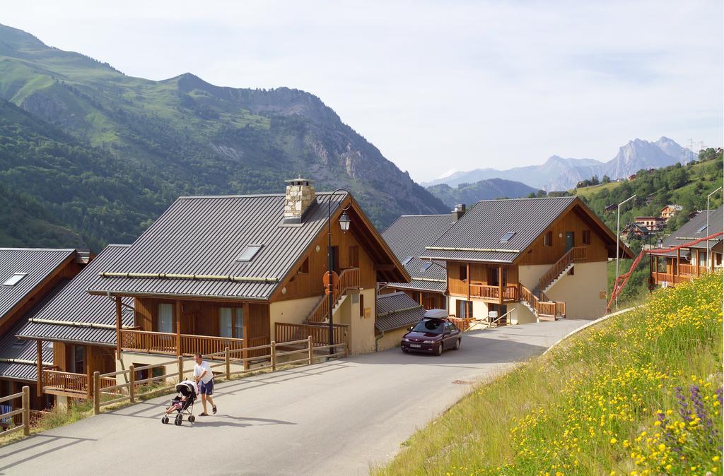Residence Odalys Le Hameau Et Les Chalets De La Vallee D'Or Valloire Exterior foto
